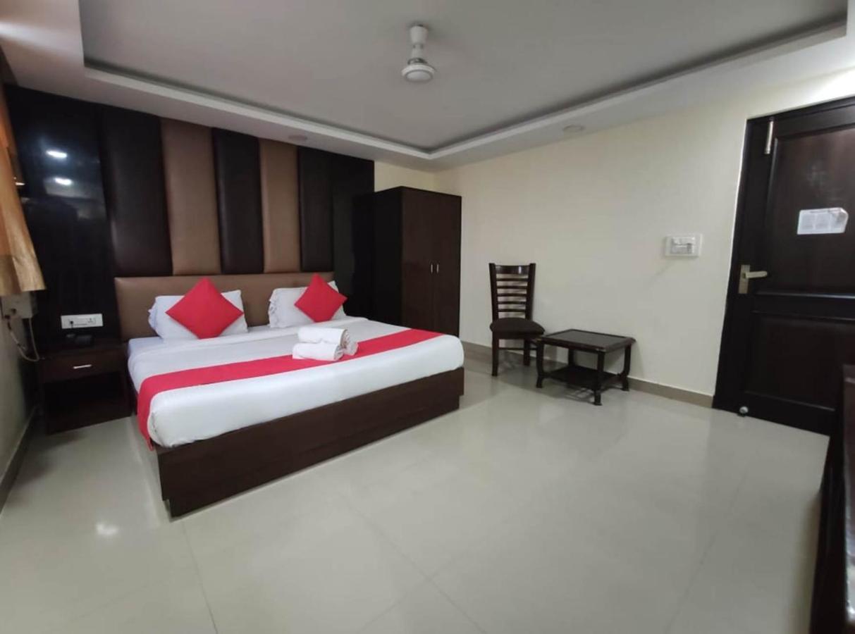 Hotel Clayton Near Igi Airport Delhi Nueva Delhi Exterior foto