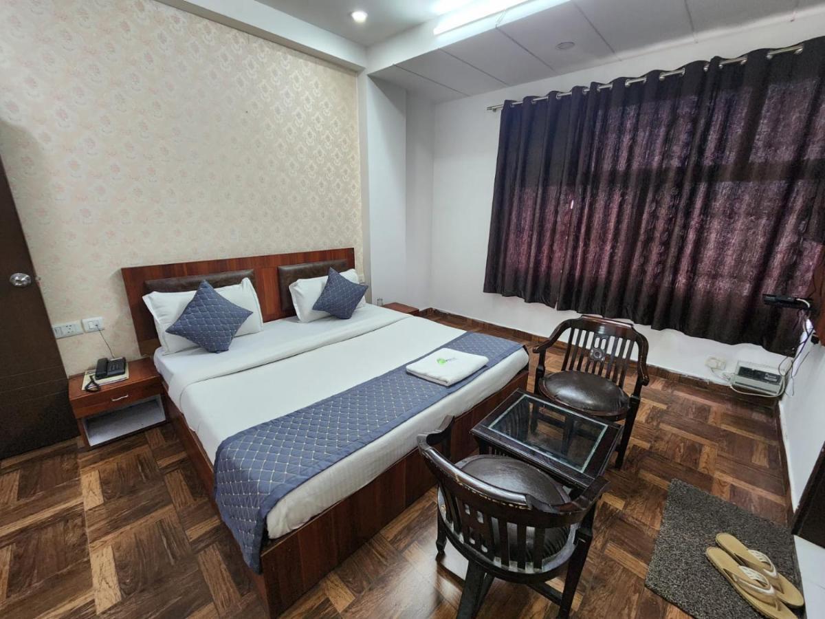 Hotel Clayton Near Igi Airport Delhi Nueva Delhi Exterior foto