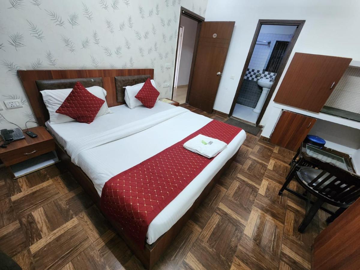 Hotel Clayton Near Igi Airport Delhi Nueva Delhi Exterior foto