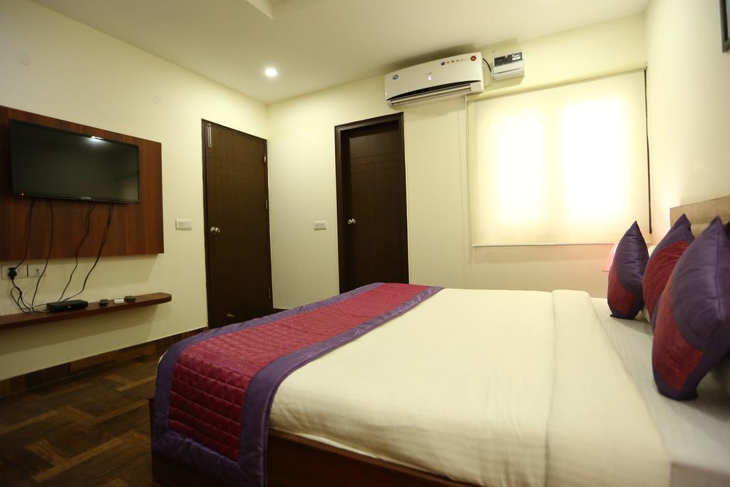 Hotel Clayton Near Igi Airport Delhi Nueva Delhi Exterior foto